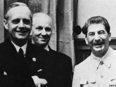 Ribbentrop və Stalin Kremldə &ndash; 23 avqust 1939-cu il