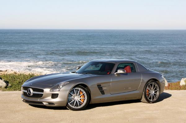 avtomobillər içində fərqli biri-Mercedes-Benz SLS AMG