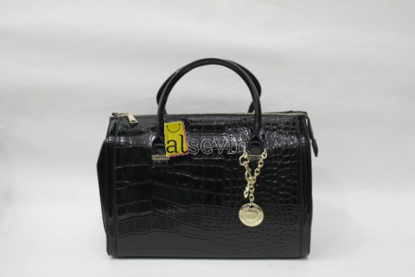 black handbag