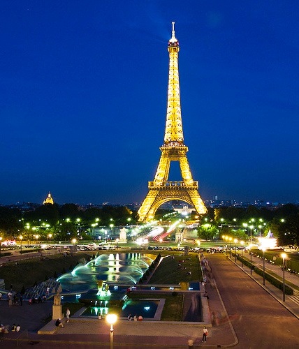 Paris-Eyfel qülləsi gecə