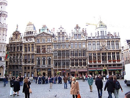 Qədim memarlıq abidələri ilə zəngin Brüssel şəhəri